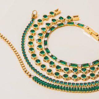 Elegant green stone bracelet with fold-over clasp