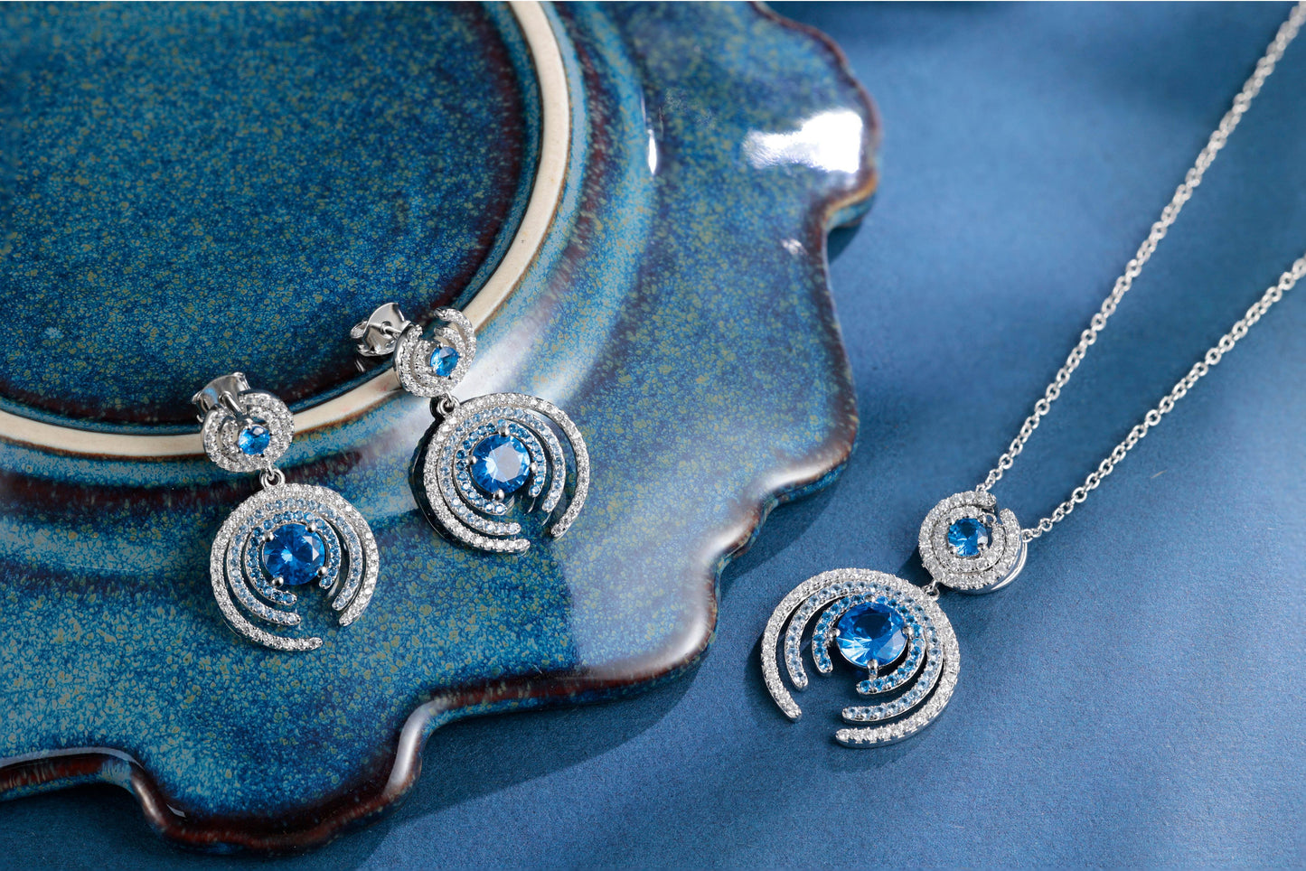 Sapphire-cut gemstone necklace for women