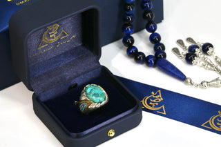 Men’s 925 silver natural turquoise ring displayed in Yadman’s signature elegant gift box, perfect for gifting occasions.