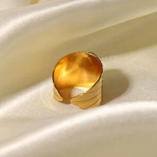 Waterproof turquoise gemstone ring for women