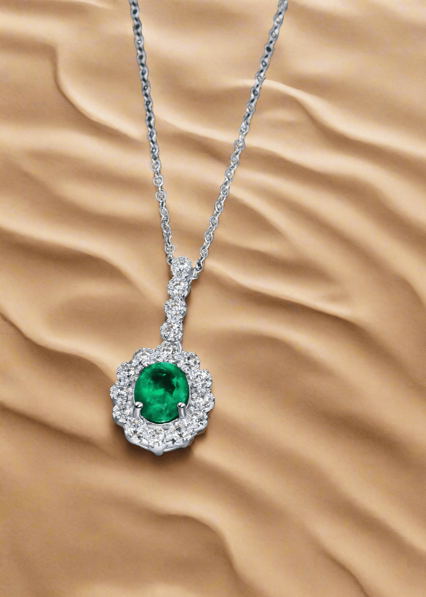 Elegant women’s necklace featuring real green emerald stone